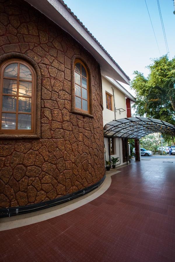 Redstone Villa And Suites Bangalore Eksteriør bilde